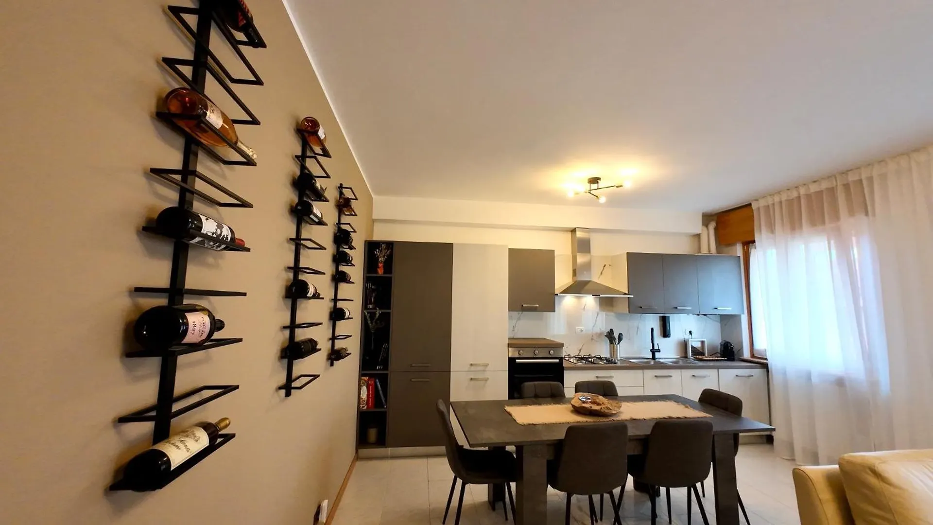 קוולקסלה Garda Lake Holiday Apartments Quadrilocale 0*,  איטליה